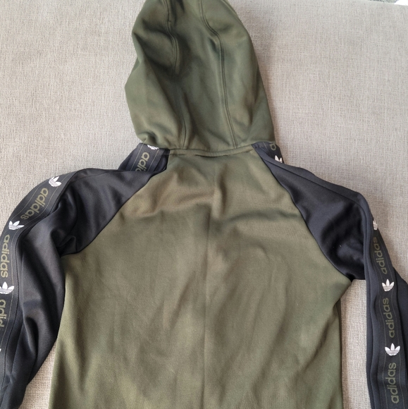 Track suit - Picture 5 of 5